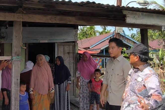 
 Wapres Gibran Tinjau Jembatan Anak Laut yang Ambles di Aceh Singkil, Minta Percepatan Pemulihan Infrastruktur