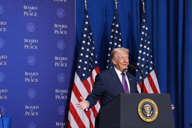 
 Putusan Mahkamah Agung AS Buka Peluang RI Renegosiasi Tarif Resiprokal 19%