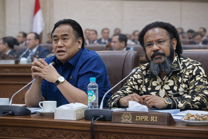 
 Willem Wandik di Mata Tokoh Nasional: Pemimpin Kharismatik yang Bekerja dengan Hati