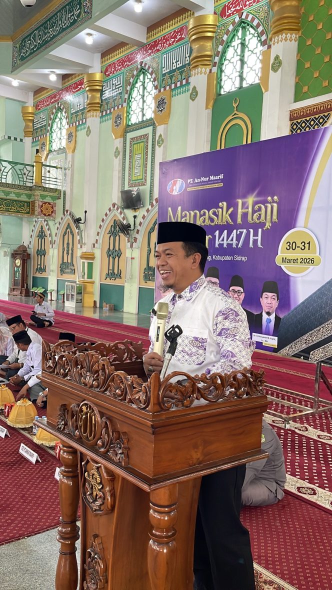 
 Bawakan Materi Manasik Hari Pertama, Dr. H. Bunyamin M. Yapid Tekankan Nilai Kemanusiaan: “Saling Jaga Ki dan Niat Tulus Karena Allah”