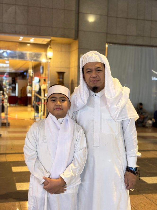 
 Momen Sakral Idul Fitri, Dr. Bunyamin Yapid Dampingi Jamaah Annur di Madinah dan Mekkah