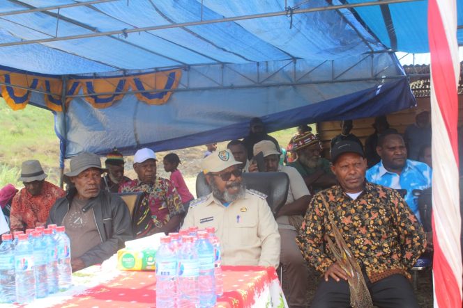 
 Peletakan Batu Pertama Kantor Klasis Geya, Wujud Nyata Sinergi Pemerintah dan Gereja di Tolikara