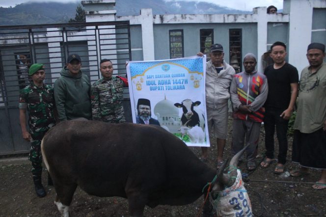 
 Bupati Tolikara Salurkan Bantuan Hewan Qurban di Masjid Raya Tolikara dan Kota Jayapura