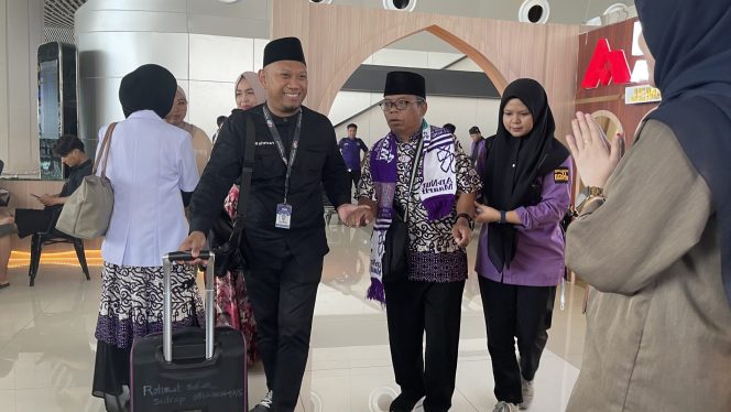 
 Pelayanan Premium PT Annur Maarif, Jamaah Haji Khusus Dijamu di Lounge Bandara Sultan Hasanuddin