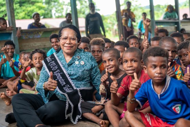 
 Elisabeth Y. Flassy Wandik Menembus Pelosok Douw, Membawa Harapan bagi Generasi Emas Papua Pegunungan,”