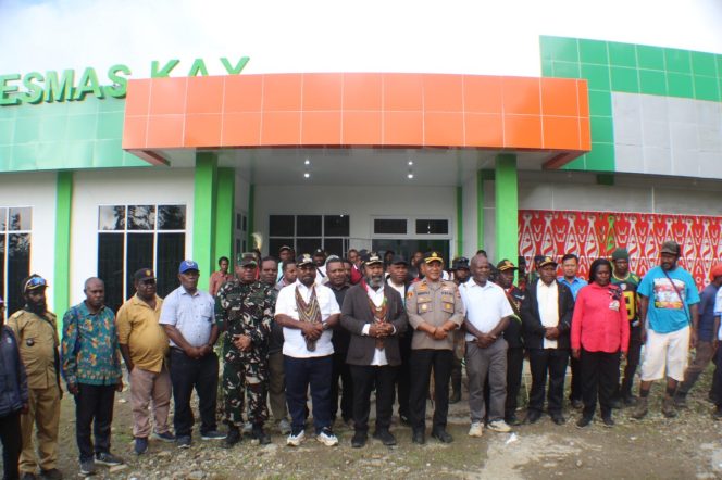 
 Menghapus Jarak, Menghadirkan Harapan: Puskesmas Kai dan Kerja Nyata Bupati Tolikara untuk Pelosok Papua Pegunungan