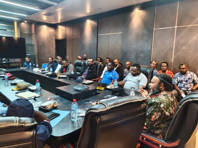 
 Tolikara Matangkan Persiapan Sidang BPL-BPP GIDI 2026, Willem Wandik Ajak Seluruh Masyarakat Sukseskan Hajatan Rohani di Kanggime