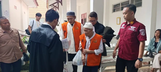 
 Kakek Mujiran Divonis 3 Bulan 10 Hari Penjara dalam Kasus Getah Karet PTPN, Langsung Bebas