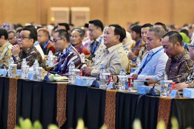 
 Prabowo Dorong BUMN Alokasikan Laba untuk Riset, Targetkan Jumlah Perusahaan Negara Dipangkas Jadi 250