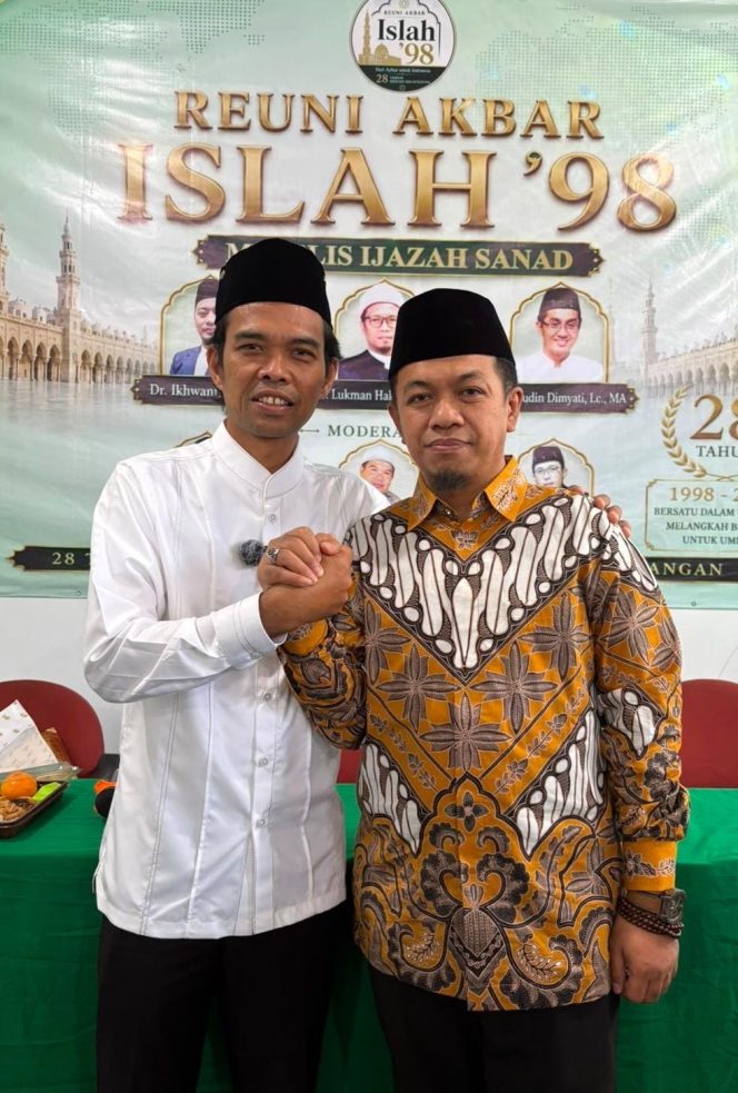 
 Dua Dekade Persahabatan Berlanjut dalam Pengabdian: Dr. Bunyamin Yapid dan Ustadz Abdul Somad Hangatkan Reuni Akbar ISLAH ’98 Alumni Al-Azhar untuk Indonesia