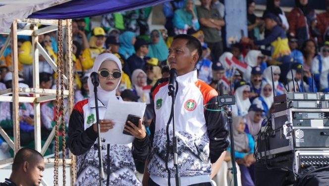 
 Pesona Duta Wisata Sulsel di Panggung Megah, MC Erika Pukau 72 Ribu Peserta Porsenijar PGRI Sulsel 2026