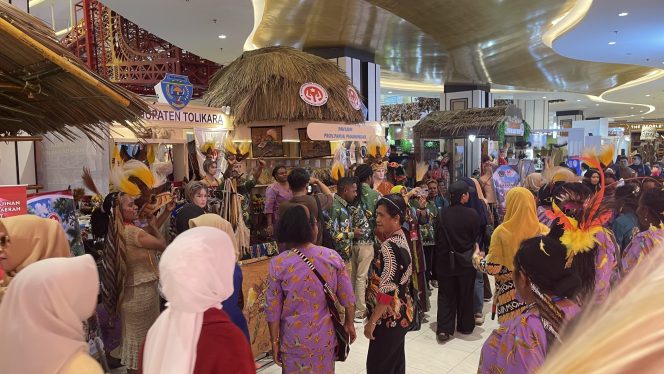 
 Hari Kedua Dekranas, Stand Dekranasda Tolikara Dipadati Pengunjung, Ikon Papua Pegunungan Jadi Magnet Utama