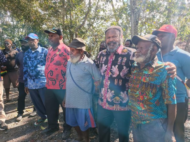 
 Bupati Willem Wandik dan GIDI Wilayah Toli Perkuat Sinergi, Persiapan Pelaku GIDI Dimatangkan dari Aula hingga Bukit Doa