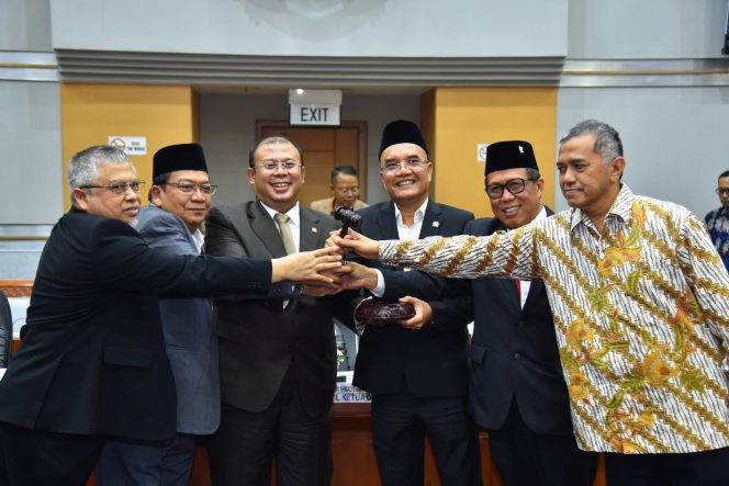 
 Ketua Komisi VIII DPR: Usulan RUU Terkait LGBT Harus Dikaji Mendalam dan Berdasarkan Naskah Akademik